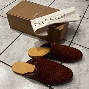 Nisolo Go-To Woven Slip On In Brandy Mule 9.5